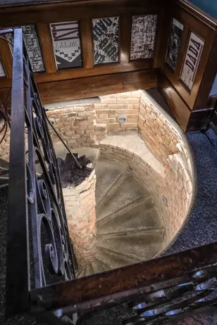 DaDa in Taverna - Scale per la taverna