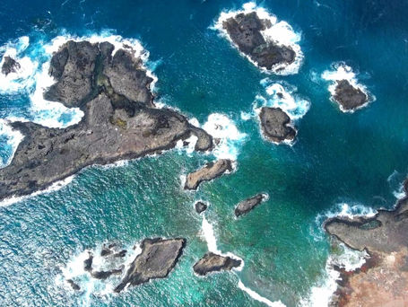 Pesquisadores encontram rochas formadas por plástico na Ilha da Trindade