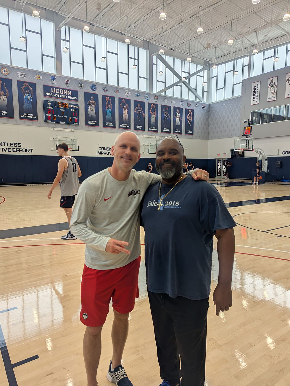 Webinar Recap: Insights on the U.S. College Basketball Pathway with Coach Tony Squires