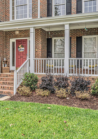 059-1280X960-FRONT-PORCH.jpeg