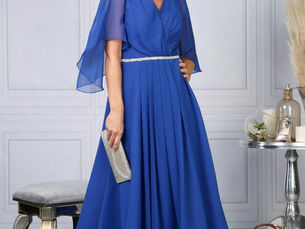 The Best Dresses For Women With A Larger Waistline