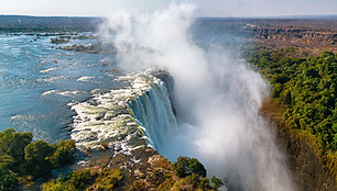 Victoria Falls shutterstock_2327210883.jpg
