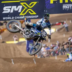 Davies e Jett vencem primeiras provas em Washougal