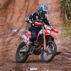 Nicolas Rodriguez (Motos) e Bruno Varela (UTVs) são os campeões do Rally Poeira