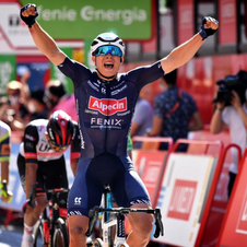 Vuelta a España: Jasper Philipsen vence a 2ª etapa no sprint final
