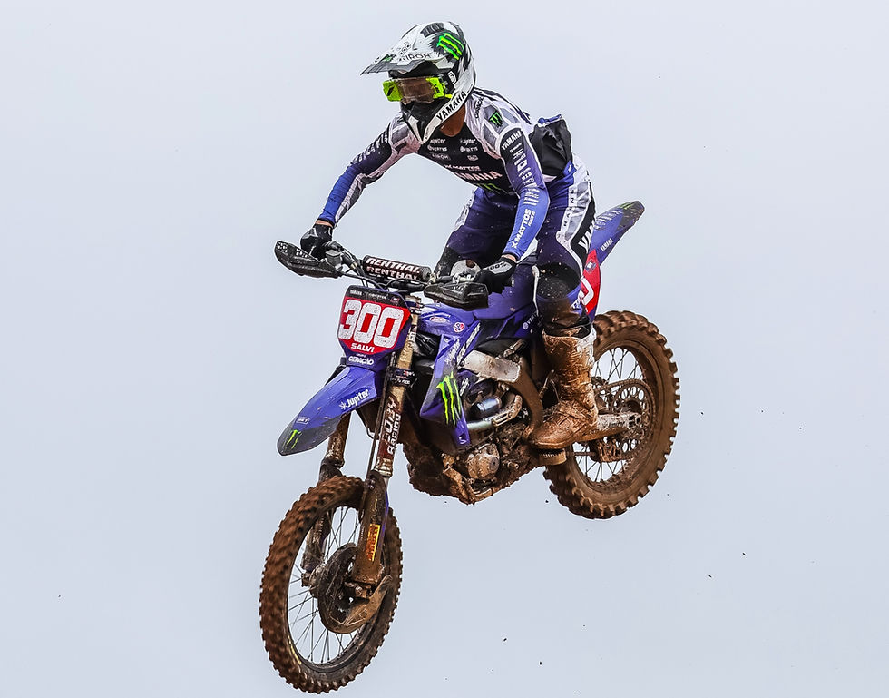 Domínio de Perez na 1a. bateria da MX2