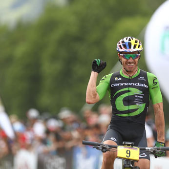 Henrique Avancini garante pódio inédito no XCO da Copa do Mundo de MTB disputada na Itália