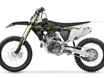 Triumph desembarca no Brasil