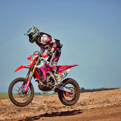 Rally Rota Sudeste conclui 19ª edição em Barra Bonita com grandes disputas nas motos e nos UTV's
