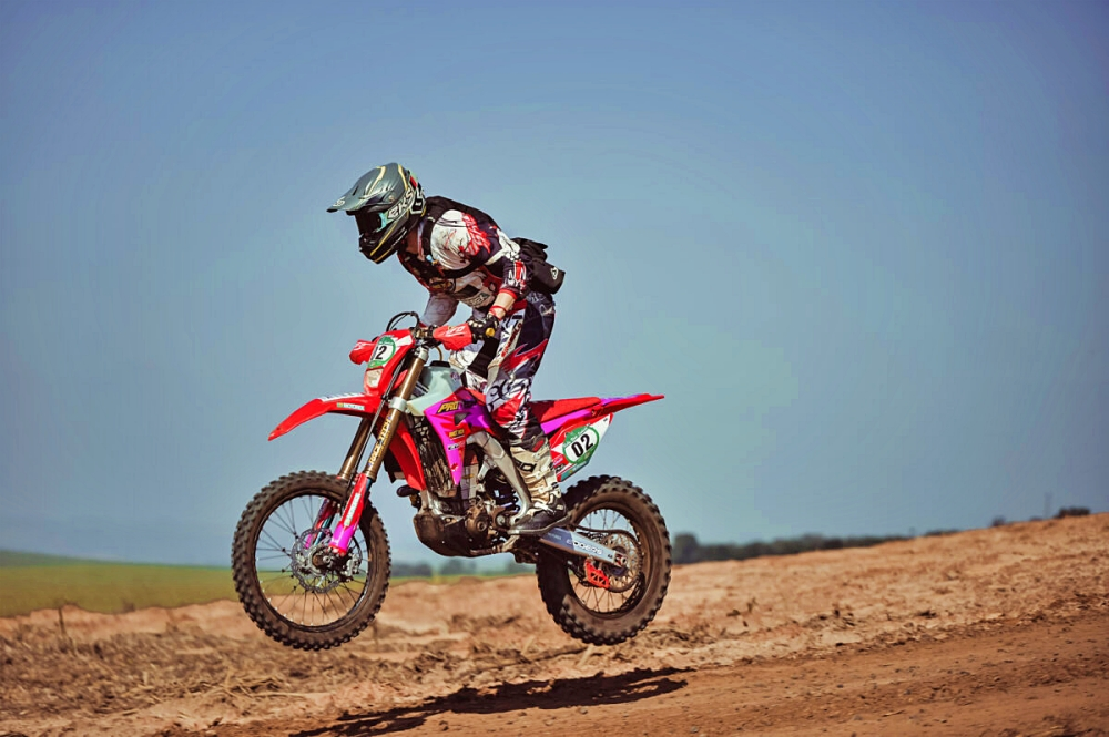 Rally Rota Sudeste conclui 19ª edição em Barra Bonita com grandes disputas nas motos e nos UTV's
