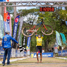 Raiza Goulão e José Gabriel Marques são os campeões da CIMTB Michelin 2022