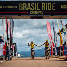 Sherman Trezza e Lukas Kaufmann são campeões da inédita Santander Brasil Ride Espinhaço