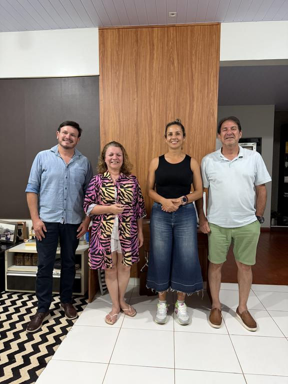 Prefeito de Oiapoque, Inácio Maciel, recebe comitiva do rally(Divulgação)