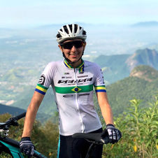 Giuliana Morgen vence a prova de MTB XCO da Copa Quebec no Canadá, na categoria Cadete