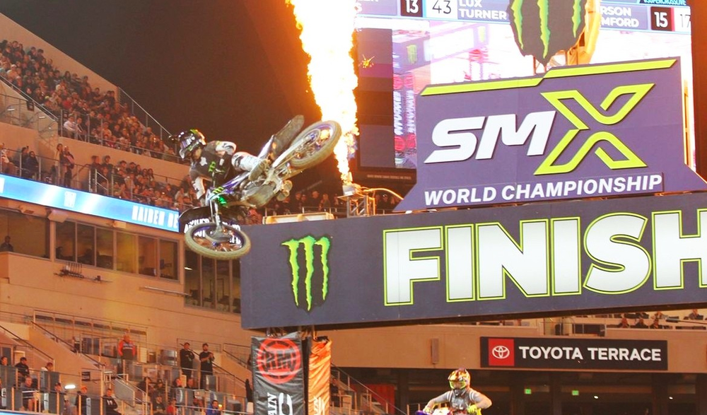 Vitórias de Hymes e Deegan nas classificatórias