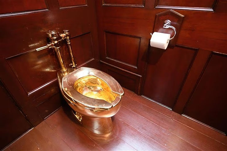 Royaume-Uni : Deux hommes condamnés pour le vol des célèbres toilettes en or massif