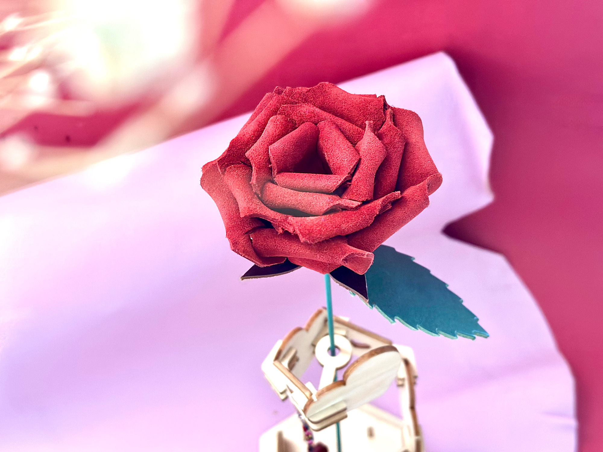 皮革玫瑰花（連木製花架）｜成品製造｜香港製造