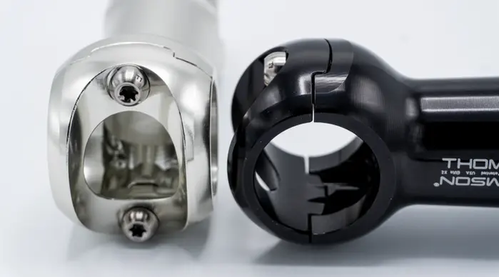 Thomson Vorbau CNC gefertigt aus Aluminium für maximale Stabilität.