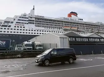 Luxury cruise transfer chauffeur service at Southampton port for departing passengers