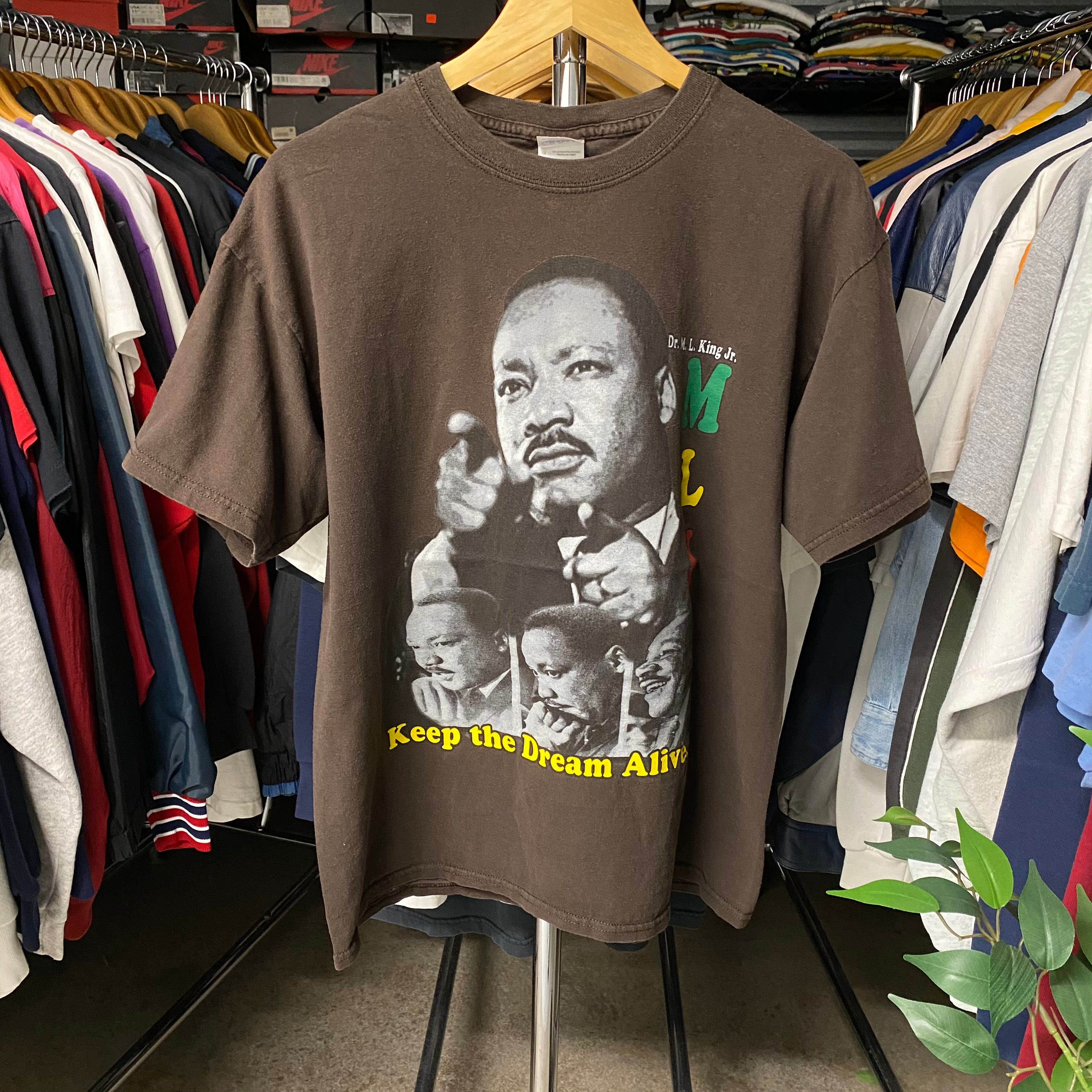 MARTIN LUTHER KING JR. KEEP THE DREAM ALIVE TEE