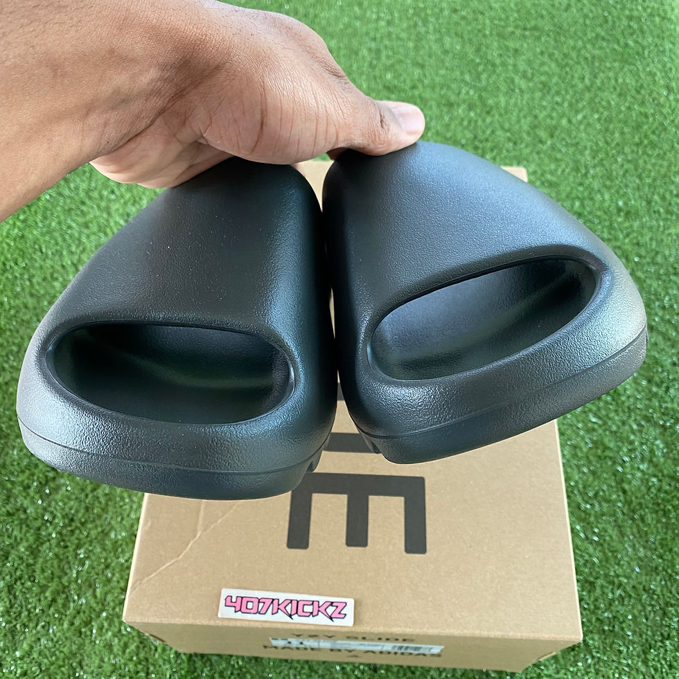 Thumbnail: ADIDAS YEEZY SLIDE 'DARK ONYX' (2024)