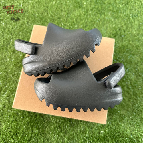 ★送料・関税込★Adidas★Yeezy Slide★Dark Onyx 2024★ 2024年 3/7 発売】adidas Originals YEEZY SLIDE “Dark Onyx