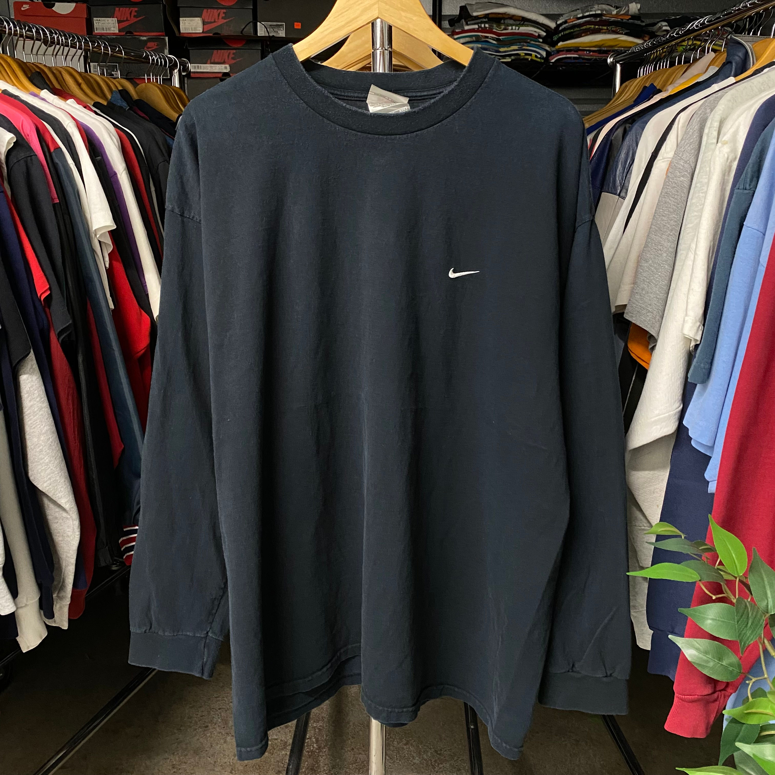 VINTAGE Y2K NIKE MINI SWOOSH LONG SLEEVE TEE