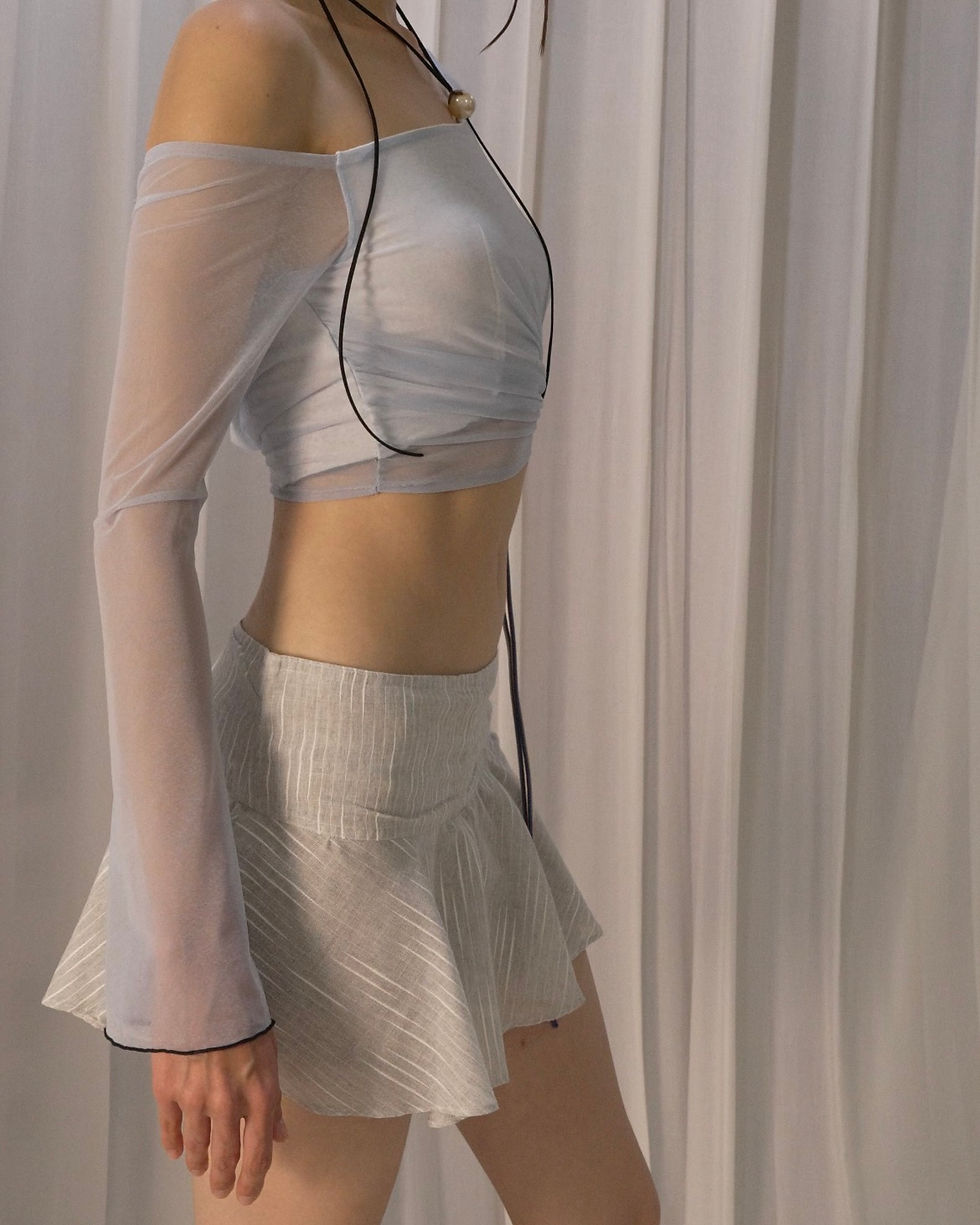섬네일: Blursday cloudy top