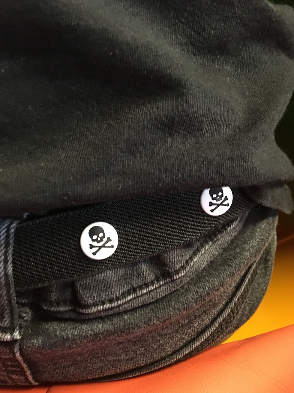 Thumbnail: Mini Belts - White/Black Skull & Cross Bones