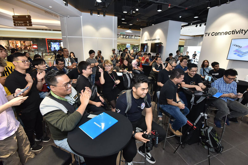 Media Unpack Galaxy Note 10 @ Samsung Experience Store Large, The Gardens