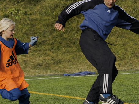 Cliff Macdonald demonstrating a 1v1 move