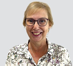 Headshot14 steph.jpg