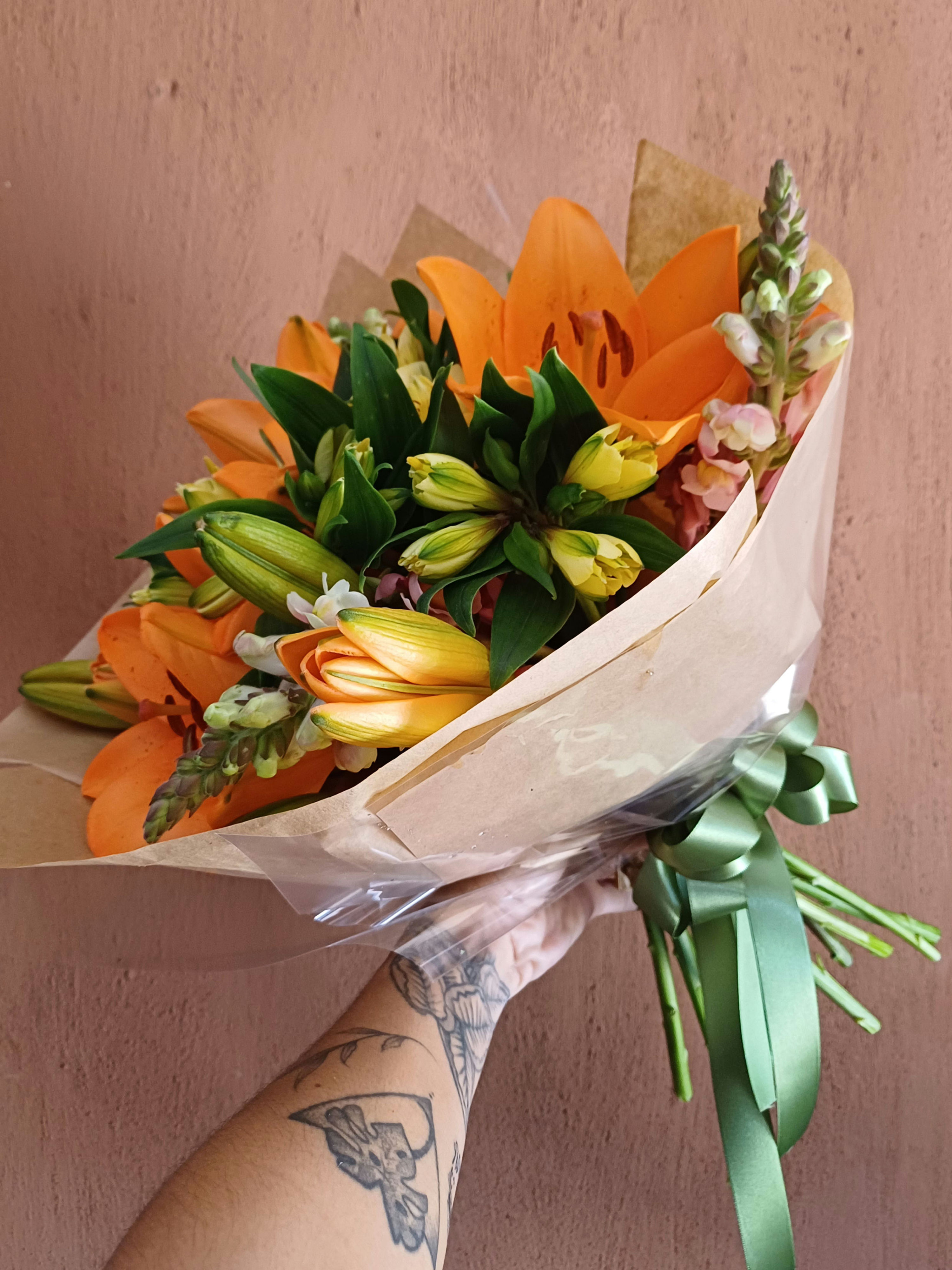 Buquê de Lírios Elegantes 0705