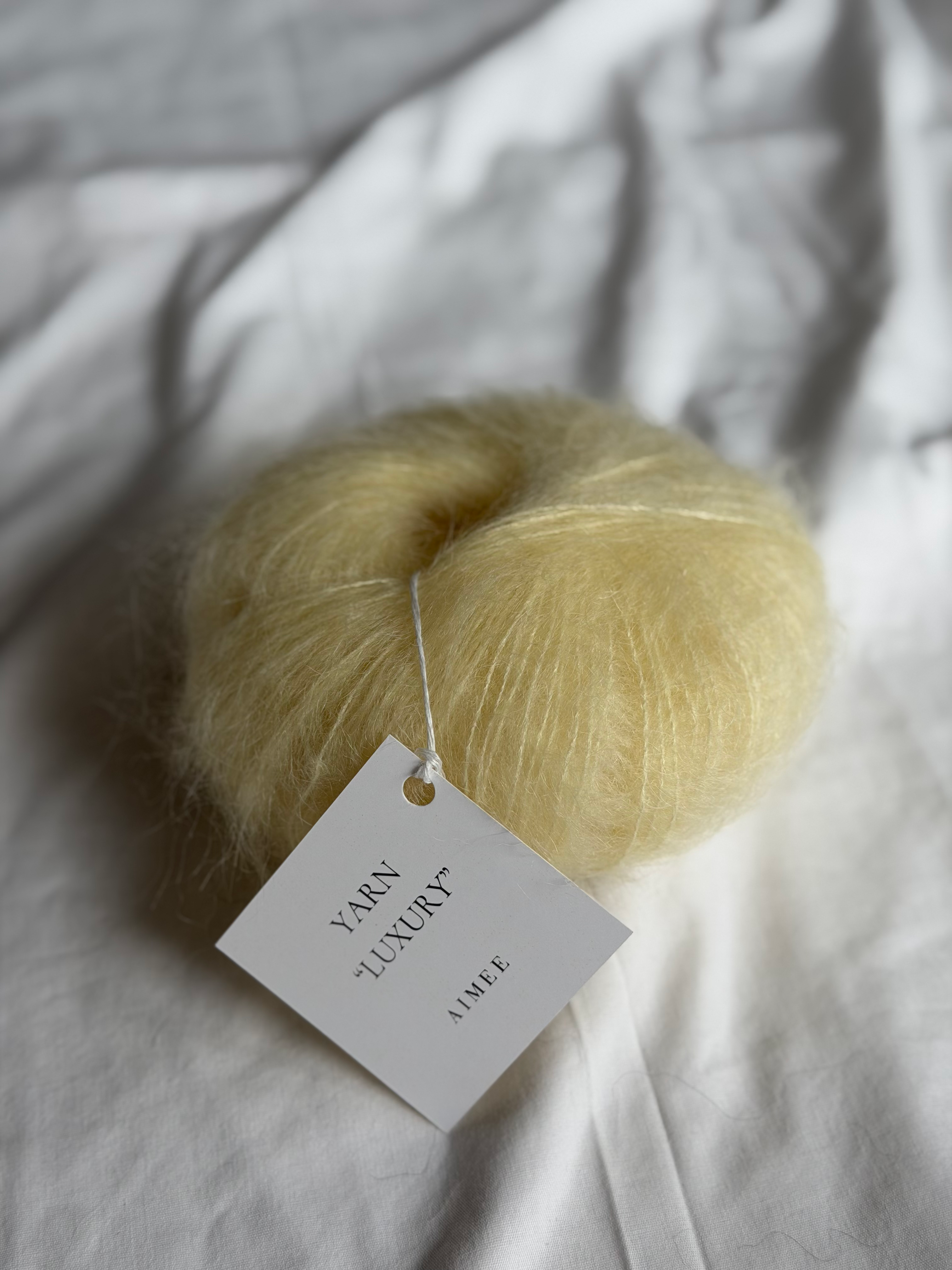 Yarn LUXURY butter yellow