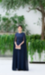 ホテルウェディングなどの格式ある会場にふさわしい、落ち着きと品格のあるマザードレス