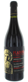 Platone
Tenute Al Bano Carrisi
Rebsorte: 50% Negroamaro und 50% Primitivo.
Beschreibung: Funkelndes Rubin. Im Duft ein warmes Bukett, das an reife Kirschen erinnert. Im Geschmack voll, körperreich, gute Säure, viel Frucht, langer Nachhall, charaktervoll.
