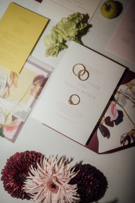 Hochwertige Hochzeitspapeterie als Teil eines modernen Editorial Wedding Designs