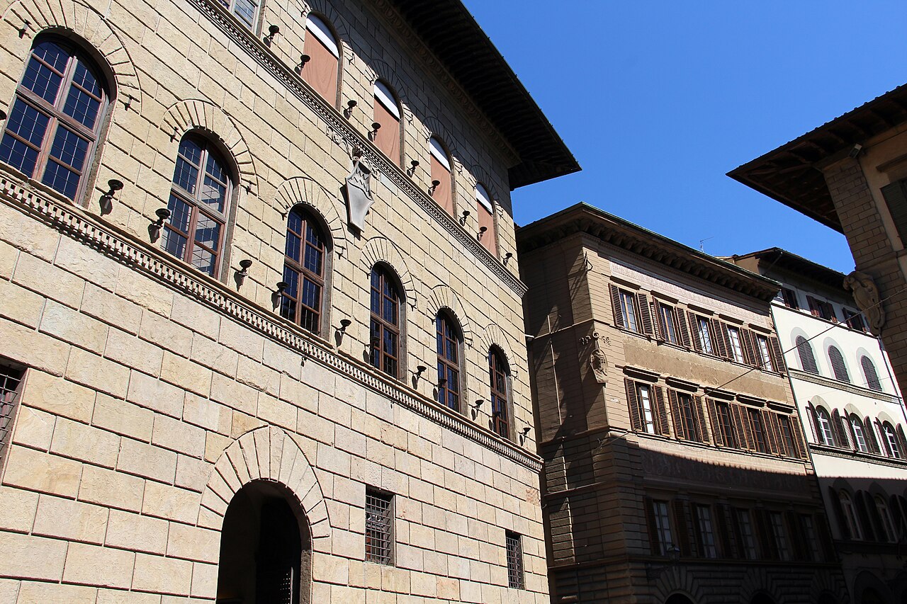 Façade Renaissance du Palazzo Antinori à Florence, demeure historique de la famille Antinori.
