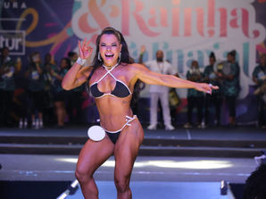 Cria de Niterói, Michelly Boechat festeja mais uma etapa do concurso à corte do carnaval Carioca