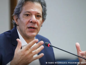 Haddad diz que queda do dólar e safra devem conter preço dos alimentos