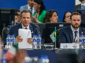 Haddad quer proposta “ambiciosa” para taxação de super-ricos