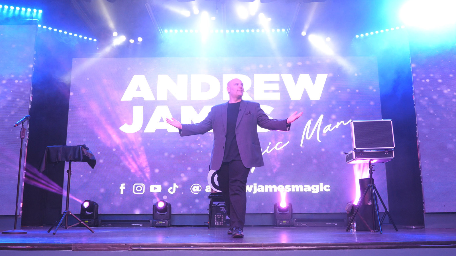 Andrew James Wedding Magician