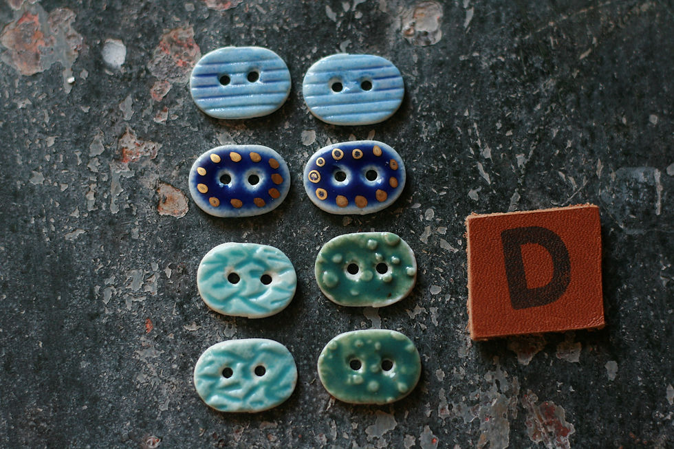 Miniature : Lot de 8 boutons RIKIKIS ARTY en porcelaine