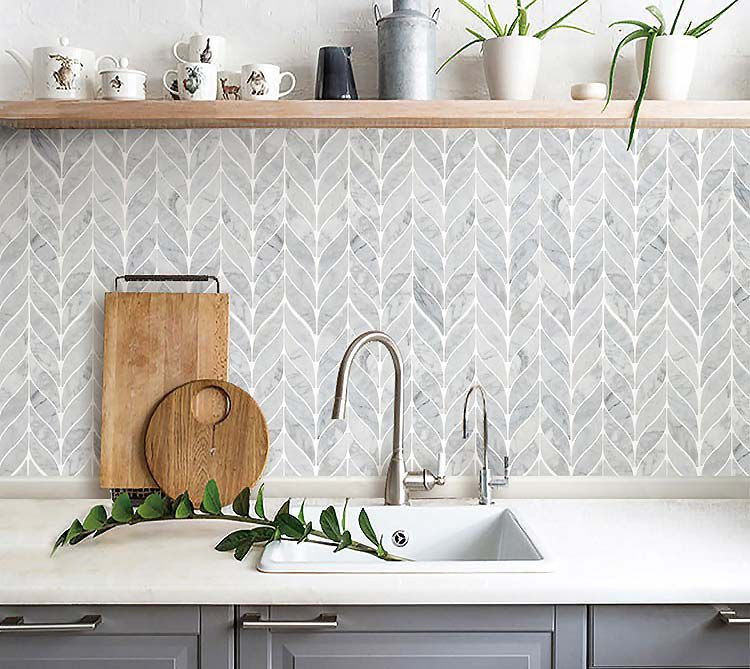 HiiGuru - Glass tiles in the kitchen for interior