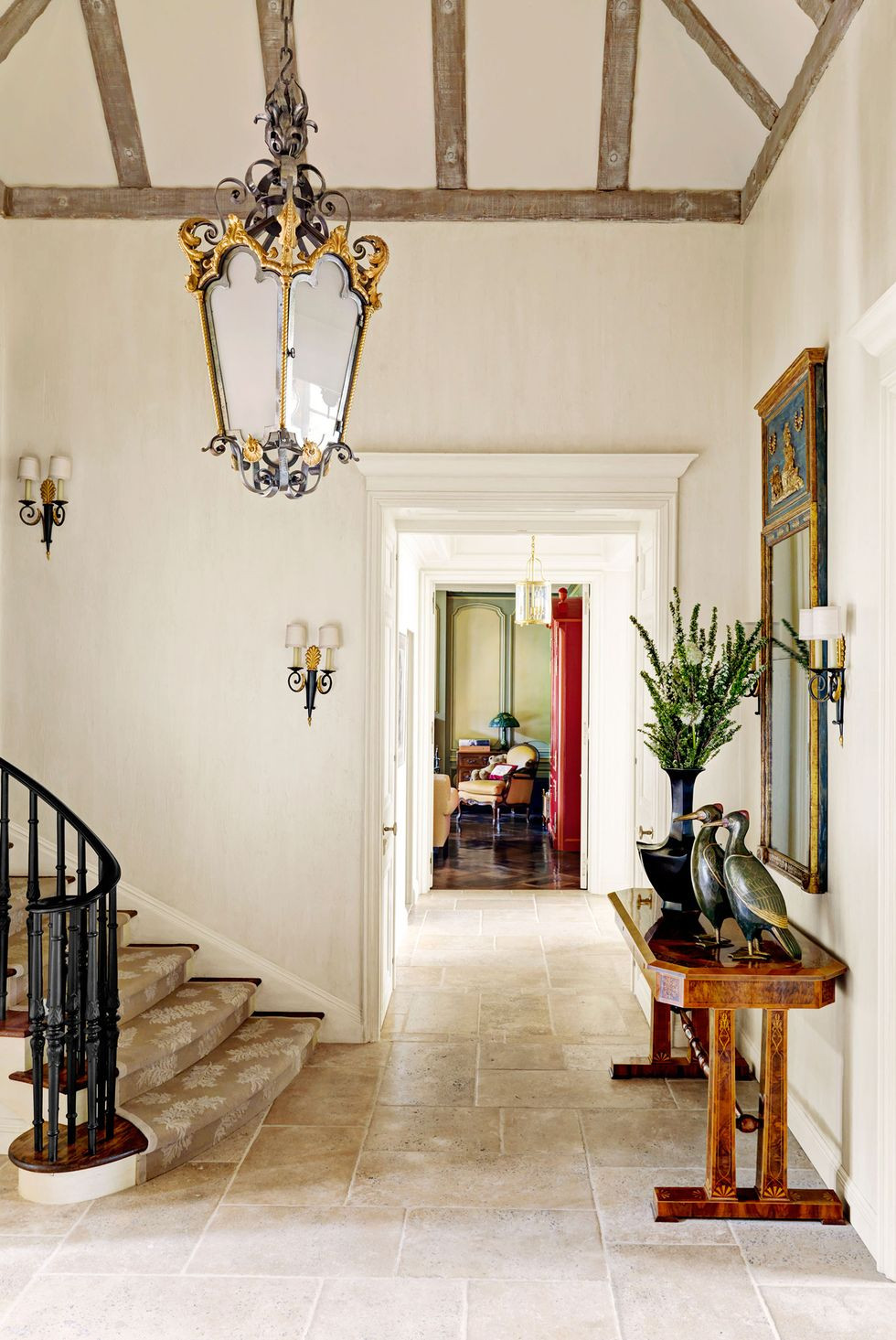 Inspired by the homes in the French countryside, French Country is an interior design style that features casual elegance. It is the perfect blend between a sophisticated and rustic ambience, and features upholstered pieces and patterned fabric. This design style truly brings a slice of French Provence into the interior! The colour palette of French Country features hues that can be found on the warm side of the colour wheel. Soft pinks, warm yellows, and creams are the major colours found in this design style. It also focuses on neutral colours with warm undertones.