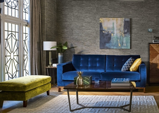 HiiGuru - sapphire blue and yellow interior