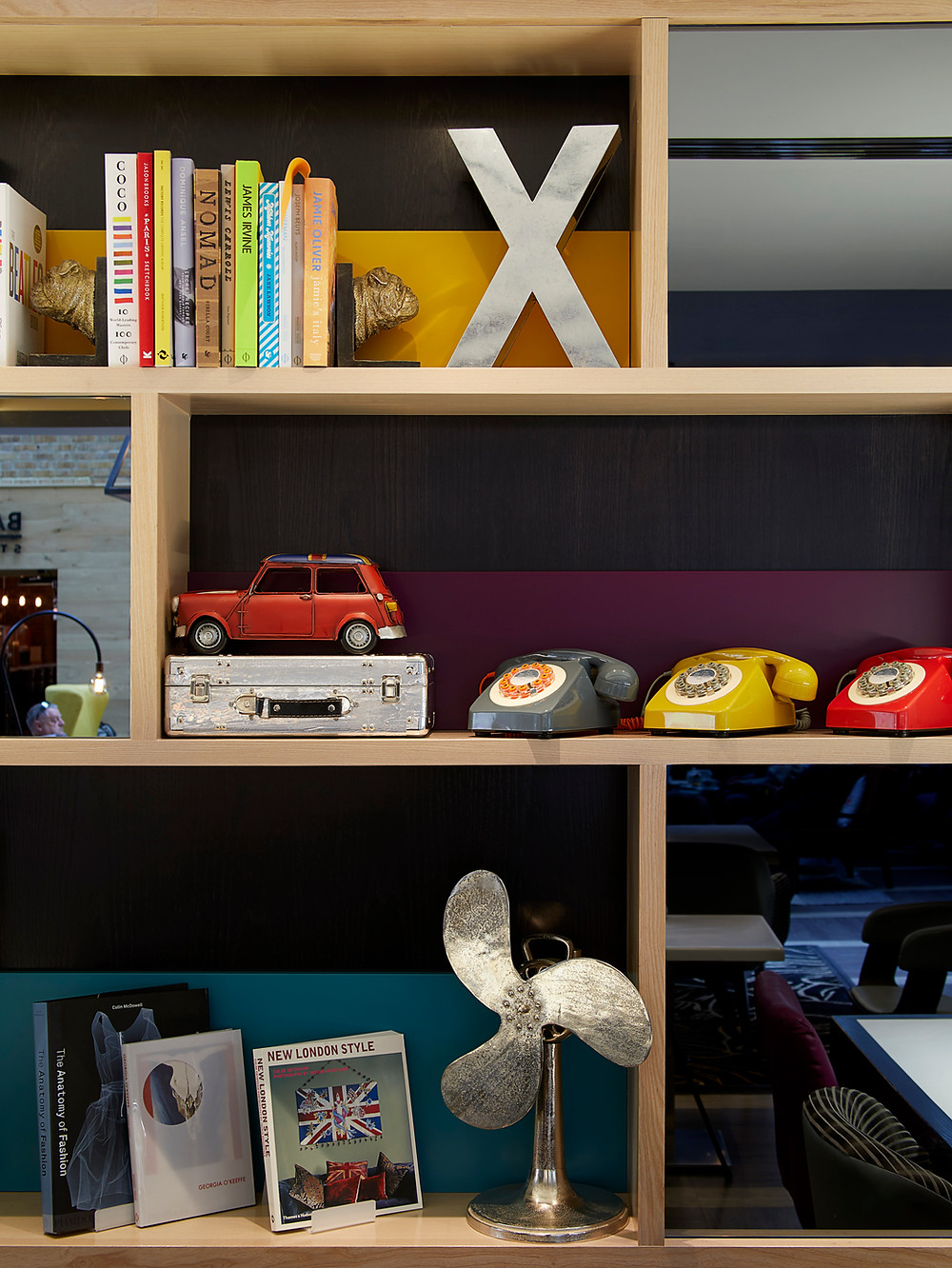 A complete shelf is one that tells a story not only visually but also emotionally. You can, for instance, place a photo of a recent holiday in a gorgeous frame alongside an old camera passed down to you. Similarly, you can place a contemporary dish and fill it with family heirlooms or jewellery given to you by a deceased loved one. You can also place an old note from them in a frame beside the dish. Or, you can simply highlight some of your favourite things. Such ideas will make your shelf (and home) feel soulful.