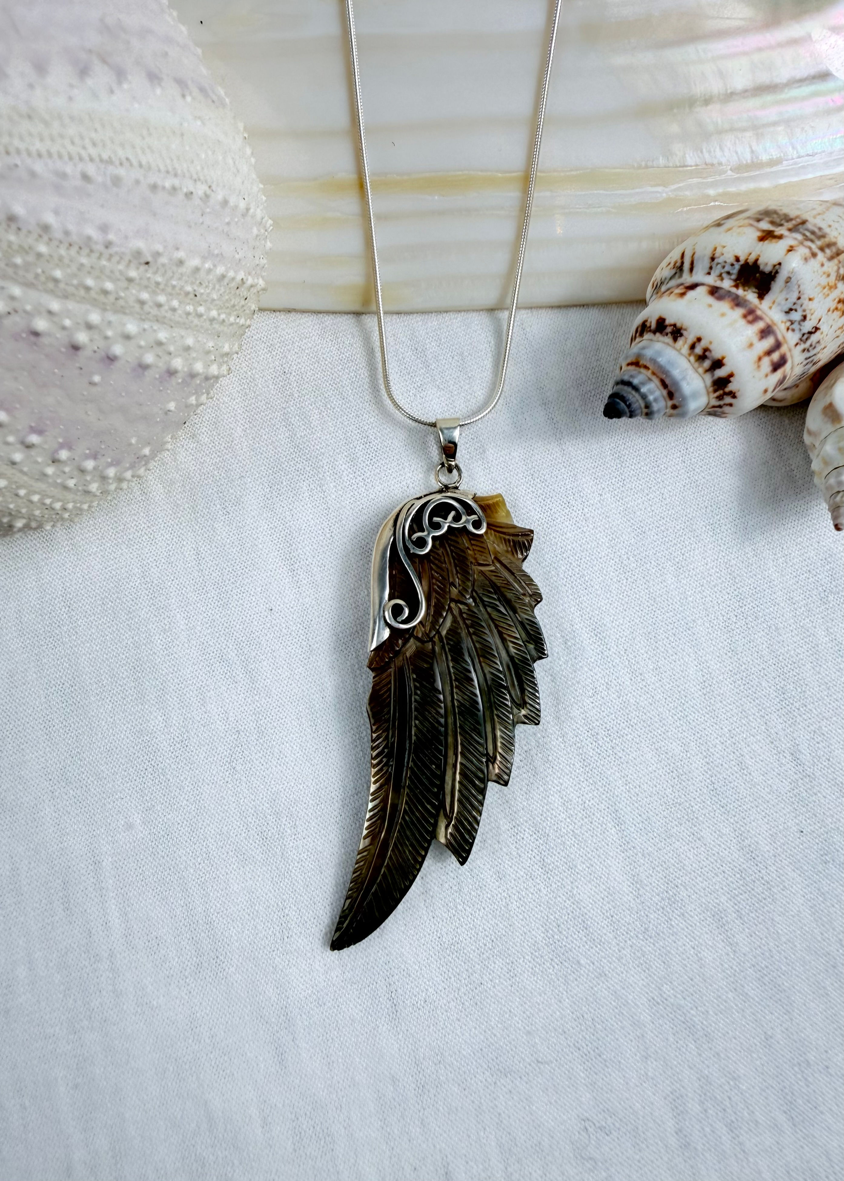 Ornament Wing Necklace Black Mother of Pearl