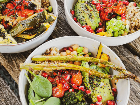 Vegane Buddha Bowl mit Tahini Dressing | Proteinreich, Gesund & Yummy