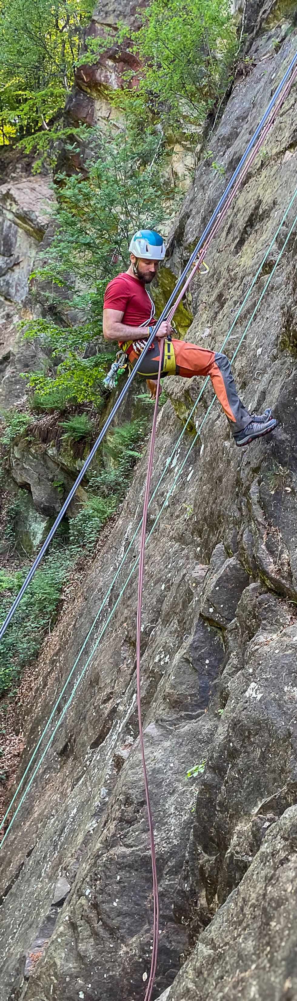 Abseilen von steiler Wand